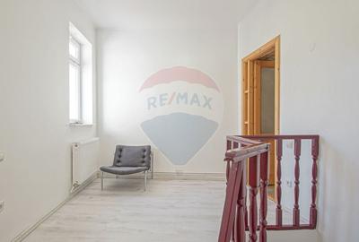 Comision 0% Casa singur in curte cartier Schei - 14