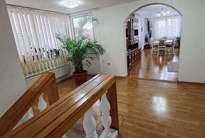 Apartament cu 4 camere în Central - 6
