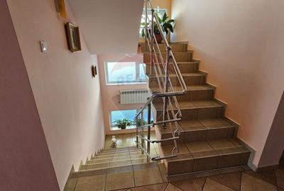 Casă individuală cu 17 camere cu Canalizare în Obcini - 49