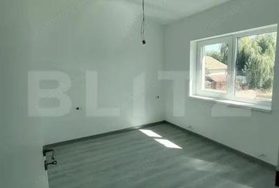 Casă cu 4 camere cu Teren 364 Mp în Central