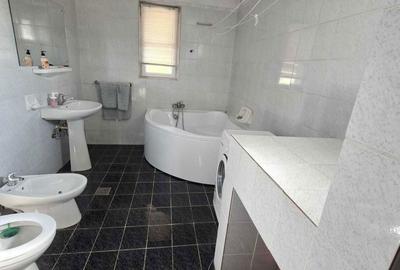 Casă cu 4 camere în Ultracentral - 1