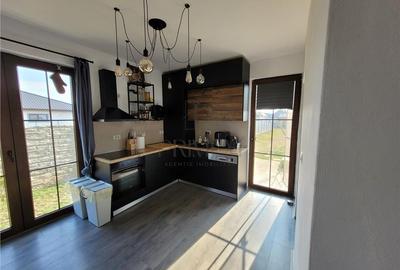 Duplex cu 3 camere cu Canalizare în Bucovăț (Remetea Mare)