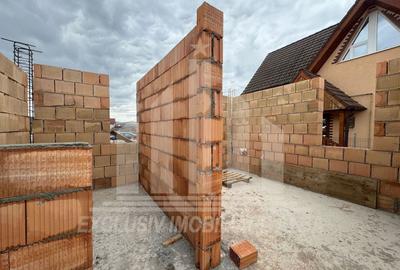 Casă individuală cu 4 camere cu Canalizare în Micești - 4