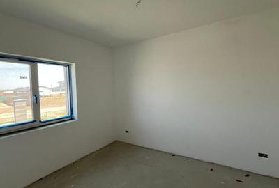 Duplex cu 3 camere cu Canalizare în Moșnița Veche - 7