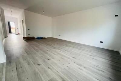 Casă cu 4 camere cu Teren 400 Mp în Țegheș - 7