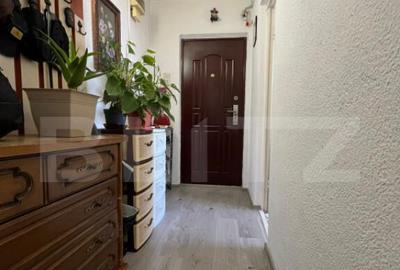 Apartament cu 2 camere semidecomandat în Micro 4 - 9
