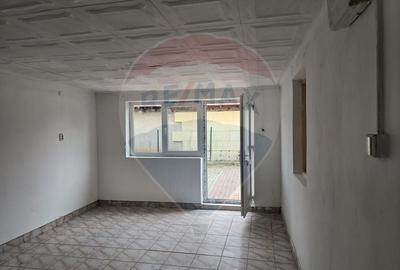 Casa / Vila cu 4 camere de vanzare - 5