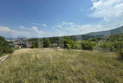 Teren de 1495 mp, în Central - 3
