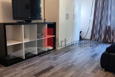 Garsonieră decomandată în Unirii