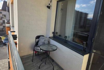 Apartament cu 2 camere semidecomandat în Tractorul - 3