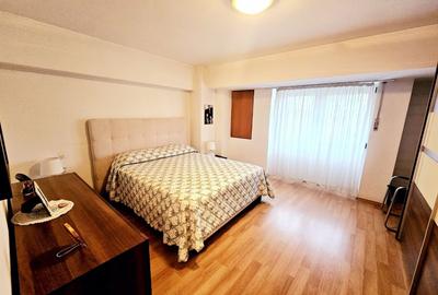 Apartament cu 4 camere semidecomandat, mobilat în Ultracentral