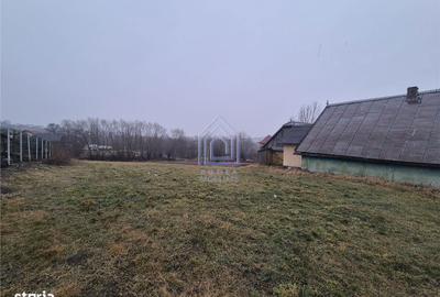 Teren de 2300 mp, în Moara