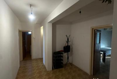 Apartament cu 3 camere decomandat în Calea Severinului - 9