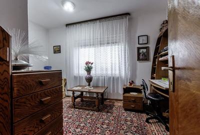 Casă din cărămidă cu 8 camere - zonă liniștită, LIPOVA - 8