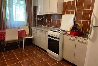 Complexul Studentesc - 2 Camere - Etaj 2 cu LIFT - Centrala termica proprie - De - 4