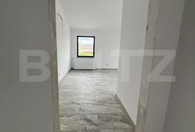 Casă cu 4 camere cu Teren 370 Mp în Malu Mare - 11