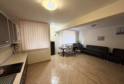 Apartament cu 3 camere decomandat în Central - 1