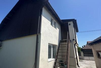 Casă cu 4 camere în Palazu Mare - 11