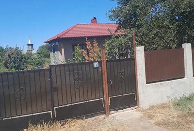 Casă cu Teren 1600 Mp în Traian