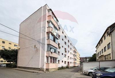 Apartament cu 3 camere de vanzare, in zona centrala - 19