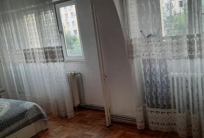 Chisinau 16, bloc M7, sc. 1, sector 2, Bucuresti - 2