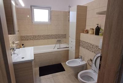 Apartament cu 2 camere decomandat în Tractorul - 1