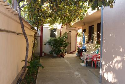 Casă individuală cu 10 camere cu Canalizare în Mihai Bravu - 6