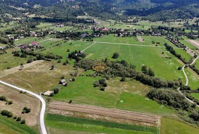 Teren de 6600 mp, în Vale