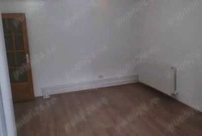 Spațiu comercial, de 35 mp, în Central - 4