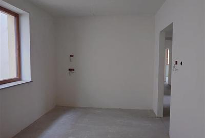 Casă cu 20 camere cu Canalizare în Central - 6