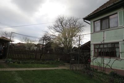 Casă individuală cu 4 camere în Sângeorgiu de Mureș