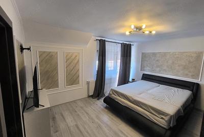 Casă cu 5 camere cu Teren 380 Mp în Dumbrăvița