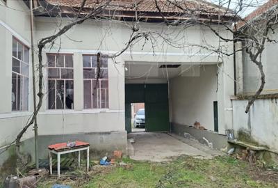 Casă cu 4 camere în Central - 12