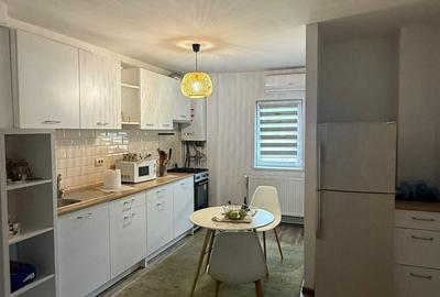 Apartament cu 3 camere decomandat în 1 Mai - 5
