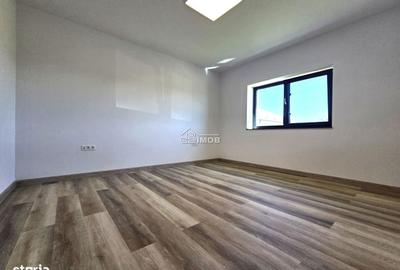 Spațiu comercial, de 280 mp, în Valea - 2