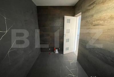 Casă cu 4 camere cu Teren 350 Mp în Malu Mare - 1