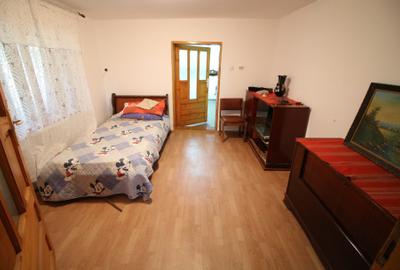 Vand casa in Schela cu toate utilitatile -65.000euro neg - 6