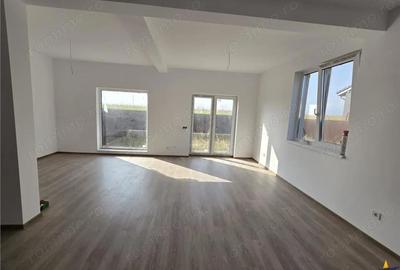 Casă cu Teren 290 Mp în Central