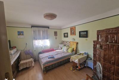 Casă cu 4 camere decomandat cu Teren 500 Mp în Central - 13