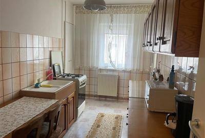 Apartament de 2 camere - Decomandat - Loc de parcare - 5