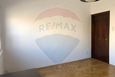 Apartament cu 4 camere nemobilat in P-ta Victoriei langa Orange - 8