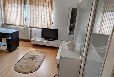Apartament 2 camere ,decomandat ,central Arad
