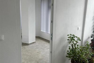 Spațiu comercial, de 40 mp, în Central - 4