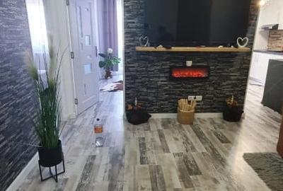 Apartament cu 3 camere semidecomandat, mobilat în Florești - 1