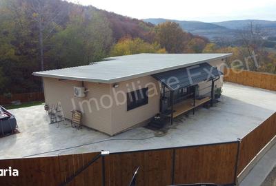 Casă cu 3 camere cu Teren 900 Mp în Central