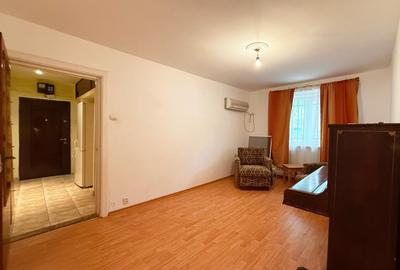 Apartament cu 3 camere semidecomandat, mobilat în Tomis Nord