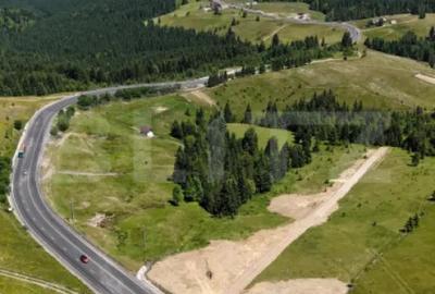 Teren de 700 mp, în Central - 4