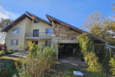 Casa spa?ioasa P+M, str. Cringului - cartier Dumbrava - 2