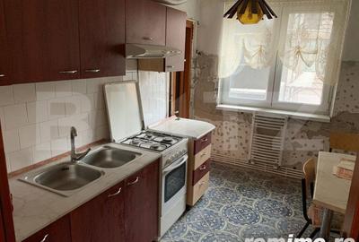 Apartament cu 4 camere decomandat, mobilat în Cetate - 2