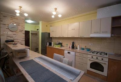 Apartament 3 camere, 2 bai, garaj cu vedere la munte si apa - 2